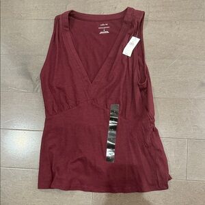 Banana Republic Women's Burgundy V-Neck Tank Top